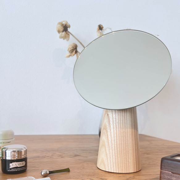 化粧ミラー 化粧鏡 ウッド オシャレ 木製 無垢の木 台座 角度調整可能 インテリア鏡 5枚目の画像