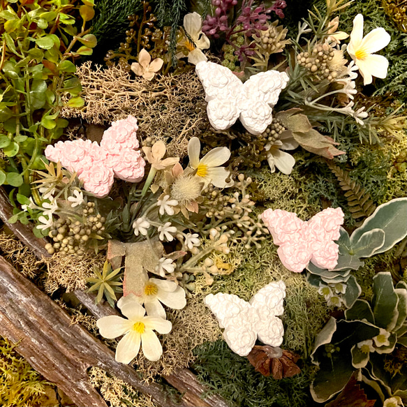 繊細な花模様が美しい 蝶々のアロマストーン(ホワイト1個) 3枚目の画像