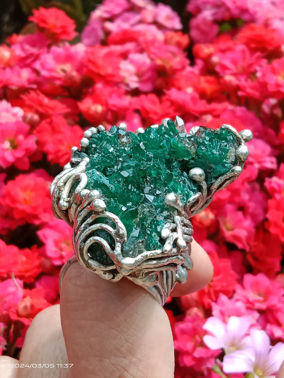 翠銅礦原礦手工銀戒純銀戒指 ~「翠」~  Dioptase Mineral Silver Ring 第8張的照片