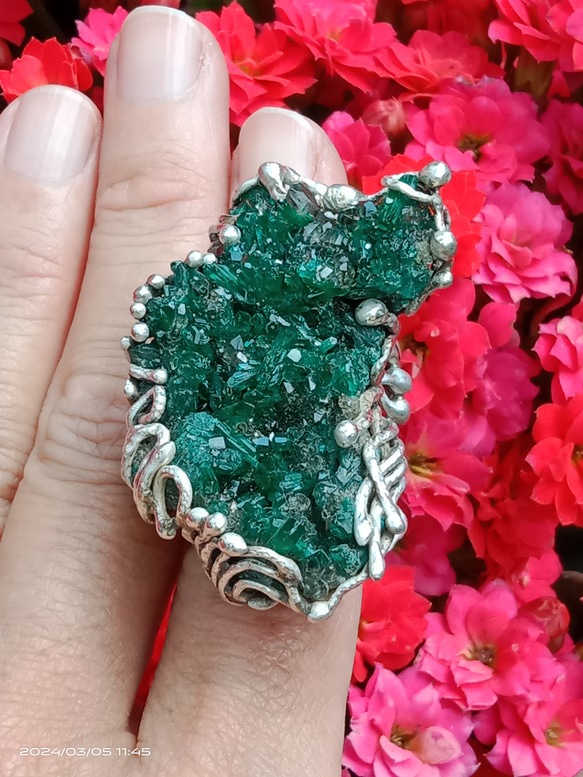 翠銅礦原礦手工銀戒純銀戒指 ~「翠」~  Dioptase Mineral Silver Ring 第6張的照片