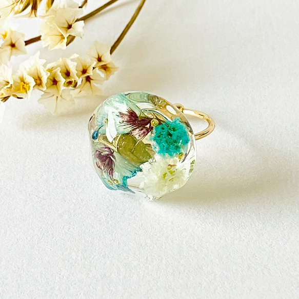 ピアス レジン かすみ草 青 パール チャーム 水色 結婚式 ドレス