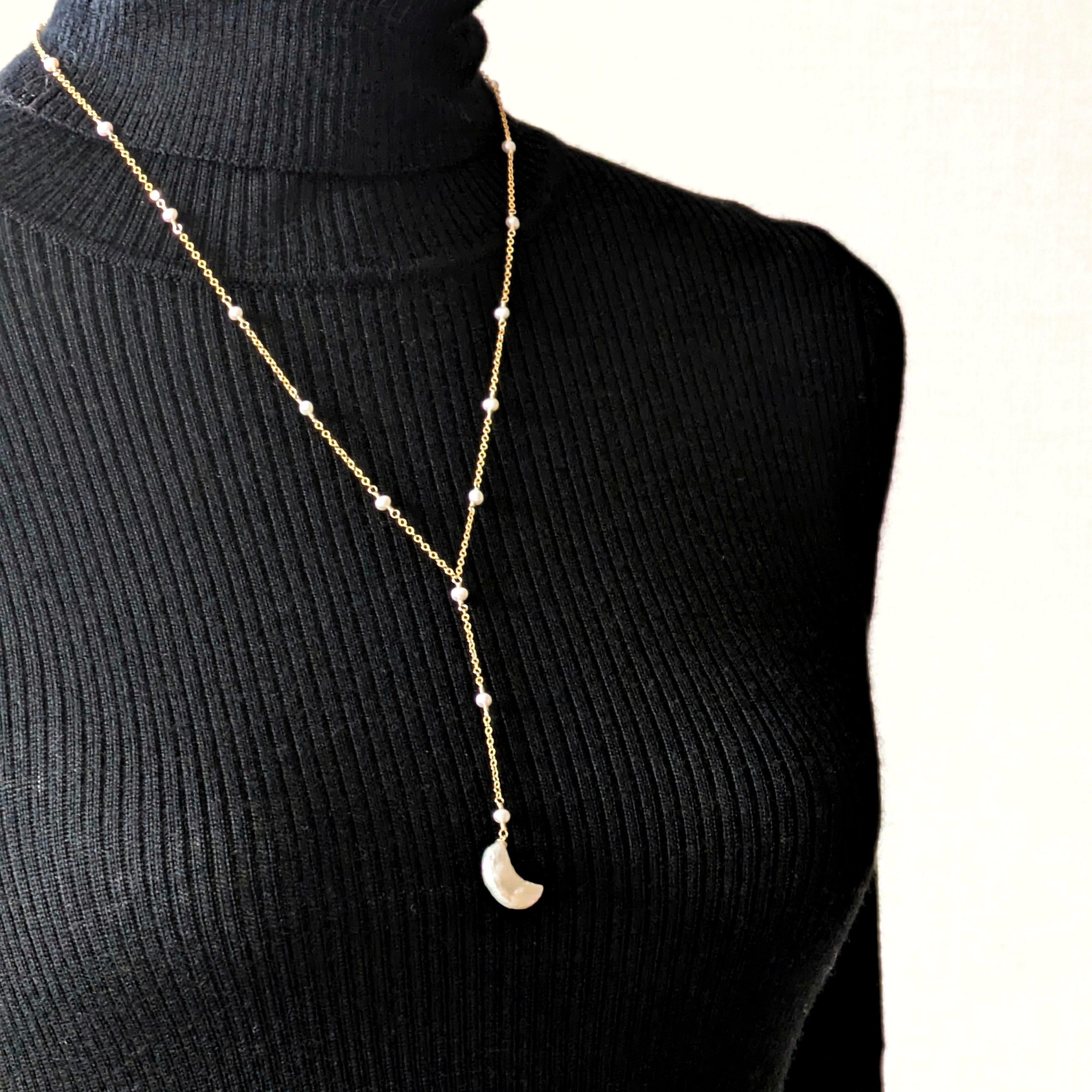 ☆送料無料☆【月のゆりかご　Y字ネックレス】　14KGF　淡水パール　誕生石　母の日　華奢　ギフト　上品　ホワイト　白