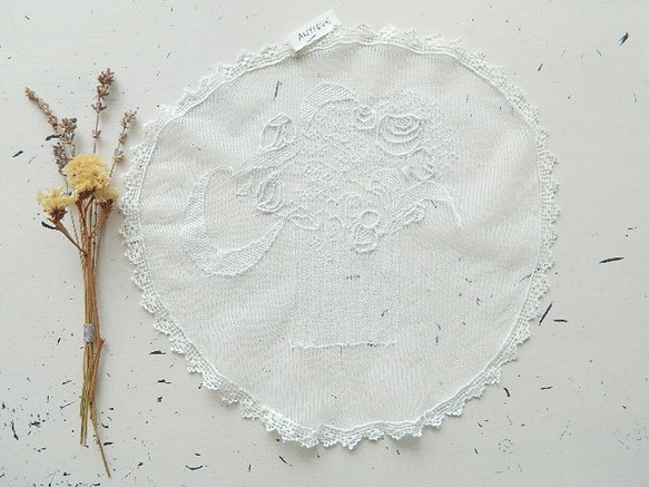 ✿ アールデコの薔薇と小花の白糸刺繡ドイリー　フランスアンティーク 8枚目の画像