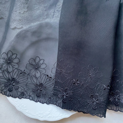 1m 広幅 美しい 花 フラワー シフォン刺繍レース 黒 BK240305 ハンドメイド 手芸 素材 材料 2枚目の画像