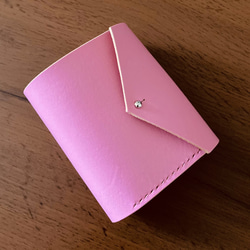 期間限定sale４月末まで》レザーの二つ折り財布　color-ピンク 1枚目の画像