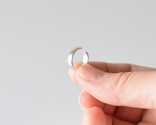 イヤーカフ 片耳用 4mm シルバー925 丸 小ぶり メンズ シンプル 付け方