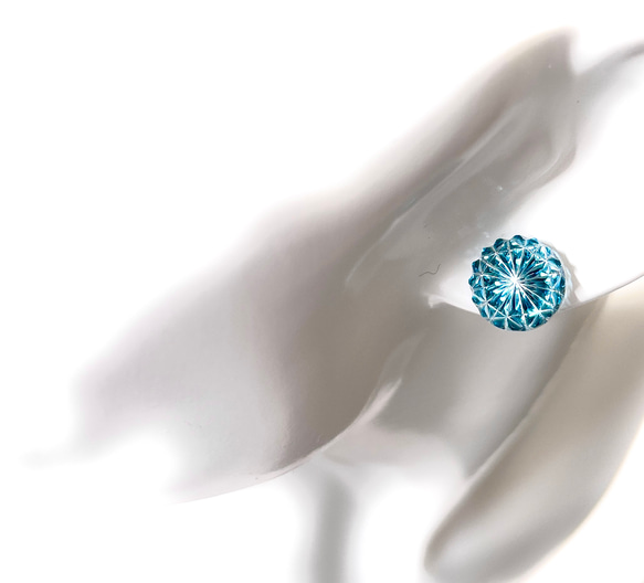 東京切子ピアス　菊　ダークブルー 2枚目の画像