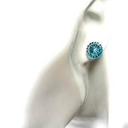 東京切子ピアス　菊　ダークブルー 4枚目の画像