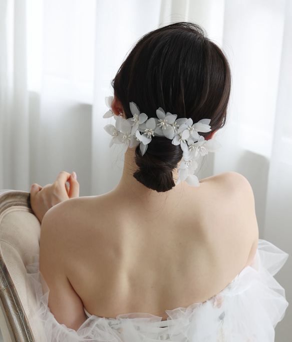 [HA-178]ウェディング ホワイトフラワー ヘアアクセサリー ブライダル ウェディングアクセサリー 花 2枚目の画像