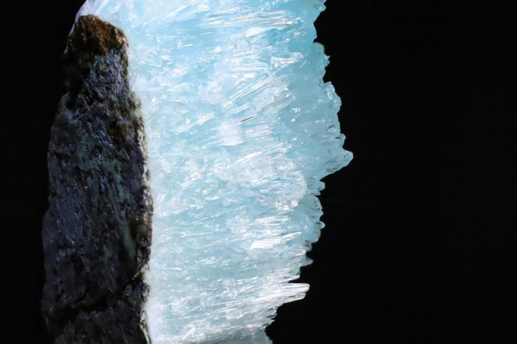 超綺麗なブルーのキラキラ☆彡 天然 アラゴナイト28g 天然石 結晶 原石 鉱物 標本 コレクション｜中国 雲南省産 6枚目の画像