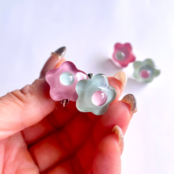 glass flower retro sakuramochi Earrings 6枚目の画像