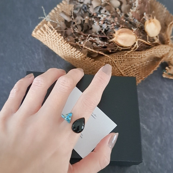【天然石リング】ブラックオニキス × ブルーコッパーターコイズ 指輪 フォークリング 2枚目の画像