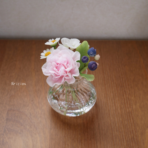 ちょこんとさん。置くだけ♪美しいを貴方に✿クレイフラワー