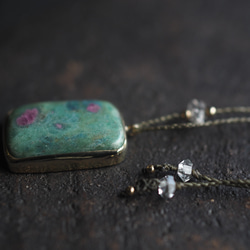 ruby in fuchsite brass necklace (kahen) 10枚目の画像