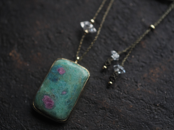 ruby in fuchsite brass necklace (kahen) 2枚目の画像