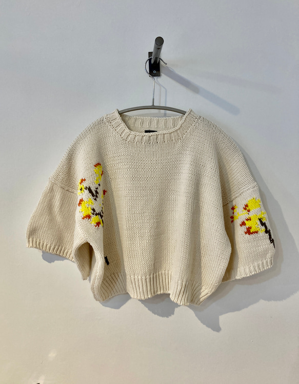 手編み機による　Mimosa Sophie Sweater 1枚目の画像