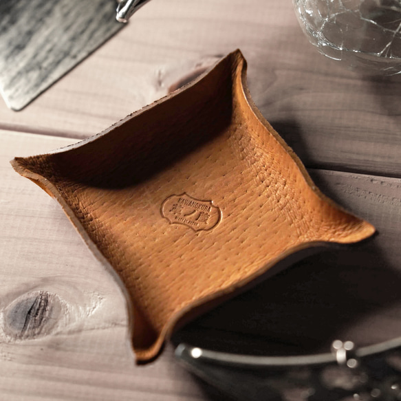 豚皮の入れ物 豚皮の入れ物