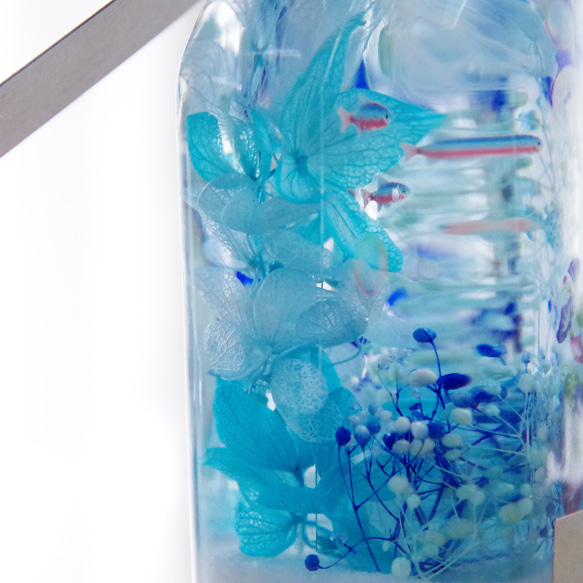 【新作！作りたて 再販】blue drop　泡沫の花と青の夢　海の見た夢を描いたブルーボトル。重なり合う青のゆらめき。 12枚目の画像