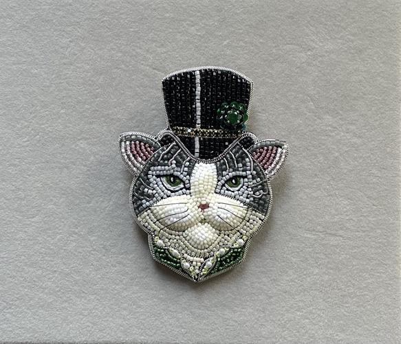 ビーズ刺繍のブローチ　-紳士的なネコ-cat 3枚目の画像