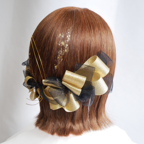 Z4 ゴールドリボン×ブラックオーガンジーリボンの髪飾り　ゴールド　髪飾り　黒　卒業式　袴　成人式　振袖　結婚式 3枚目の画像