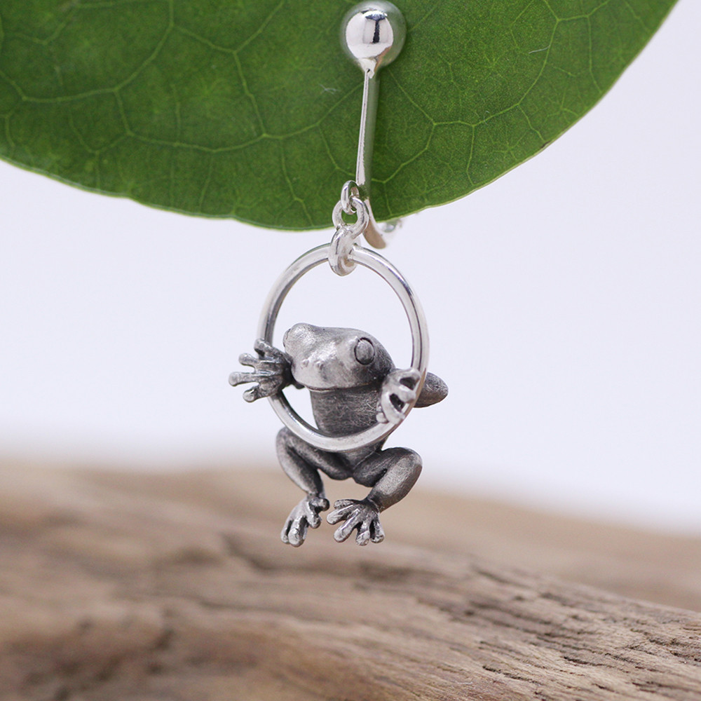 輪っカエルのシルバーイヤリング（片耳）