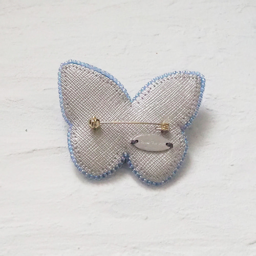 蝶ブローチ。・*ブルー【ビーズ刺繍】 ブローチ snow garden 通販｜Creema(クリーマ) 17387442