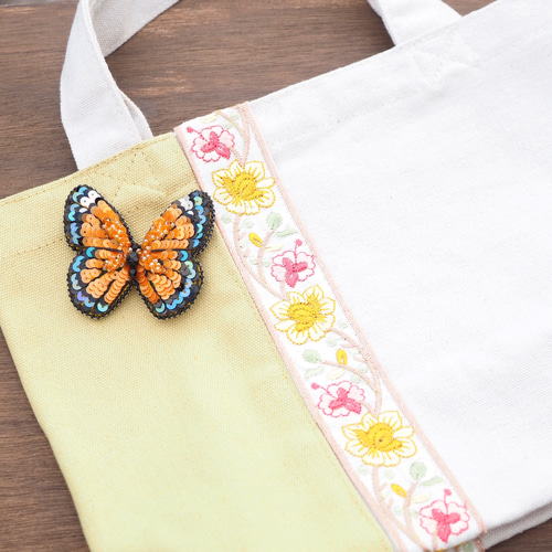 送料込 ⭐︎ フランスアンティーク ピケ 刺繍 ホワイト ポンチョ フランスアンティークレースとビーズの刺繍ブローチ - AngelicaLeaf