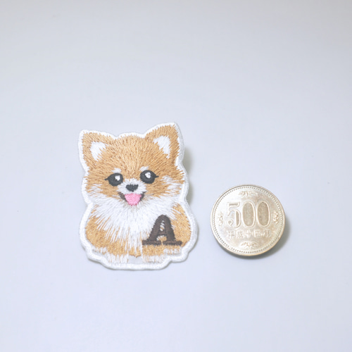 ポメラニアンのイニシャル入り ちょっと大きめワッペン（アイロン接着