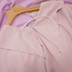 粉色天絲棉串珠飾領襯衫 第8張的照片