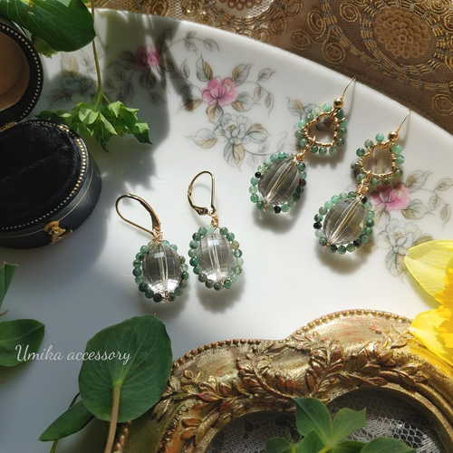 エメラルド&グリーンアメジストエッグステップカットハートのピアス  