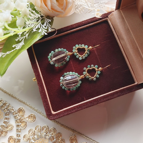 エメラルド&グリーンアメジストエッグステップカットハートのピアス  