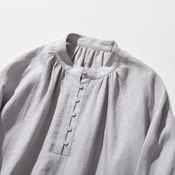 由 Belky 亞麻製成的自然紋理亞麻長袍，淺灰色 240311-2 第2張的照片