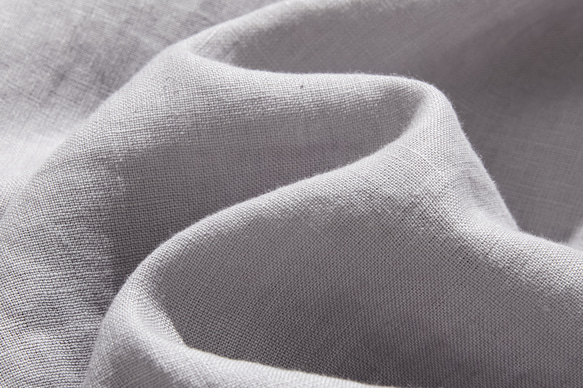 由 Belky 亞麻製成的自然紋理亞麻長袍，淺灰色 240311-2 第12張的照片