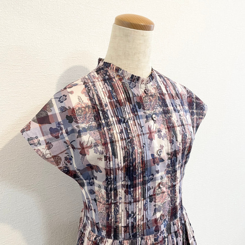 ハンドメイドリバティフレンチスリーブワンピース LIBERTY*リバティ フレンチスリーブワンピース Sleeping Rose
