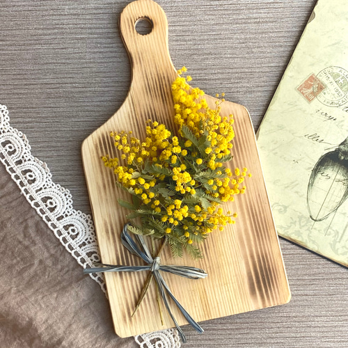 ふわふわミモザ】カッティングボードのミモザアレンジ ドライフラワー