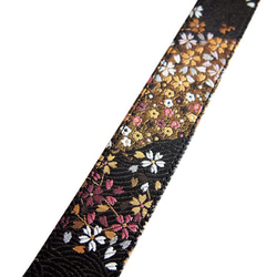 日本圖案西陣金蘭花腰帶 手工製作的奢華金錦緞，與您的服裝相得益彰 黑金蘭花 第2張的照片