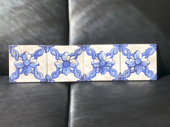 ポルトガル・タイル　アズレージョ　4枚セット　飾りや鍋敷きに 14㎝（お花1） 2枚目の画像