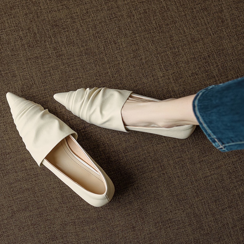 ふわふわ パンプス ぺたんこ ローヒール バイカラー ポインテッドトゥ レディース フラット 美脚 通勤 結婚式 入学式 6,000円