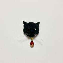 羊毛フェルト 猫ミニブローチ 黒猫 1枚目の画像