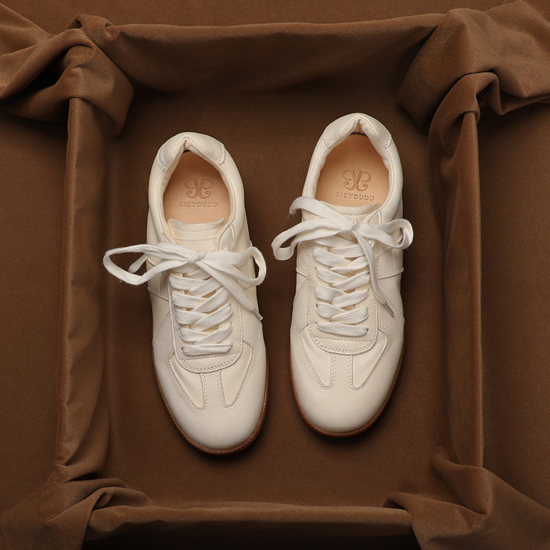 新作 ランニング スニーカー ぺたんこ 通勤 軽量 疲れない 脱げない ウォーキングシューズ ローカット　ベージュ