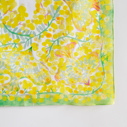 ハンカチ・スカーフ / 幸運を運ぶ黄色い鳥とミモザ / ギフトにも 7枚目の画像