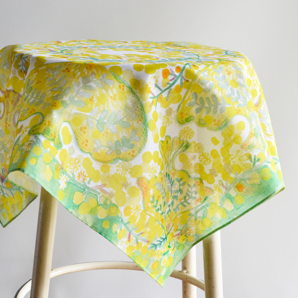 ハンカチ・スカーフ / 幸運を運ぶ黄色い鳥とミモザ / ギフトにも 8枚目の画像