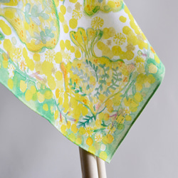 ハンカチ・スカーフ / 幸運を運ぶ黄色い鳥とミモザ / ギフトにも 9枚目の画像