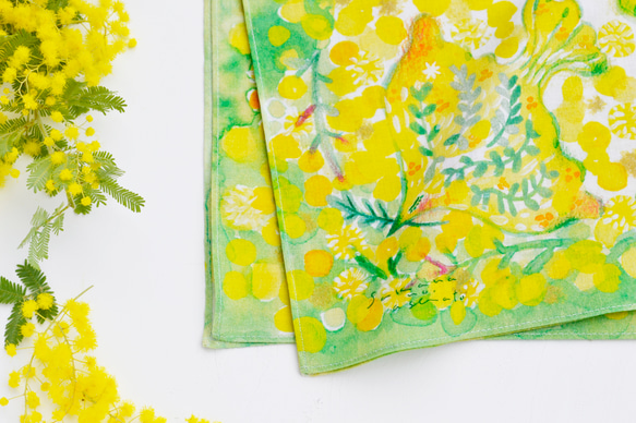 ハンカチ・スカーフ / 幸運を運ぶ黄色い鳥とミモザ / ギフトにも 3枚目の画像