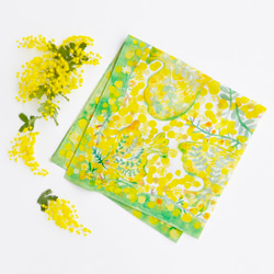 ハンカチ・スカーフ / 幸運を運ぶ黄色い鳥とミモザ / ギフトにも 4枚目の画像