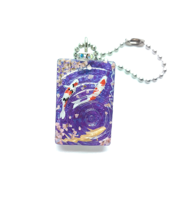 桜と錦鯉　Galaxy purple　波打つ　レジンキーホルダー 1枚目の画像