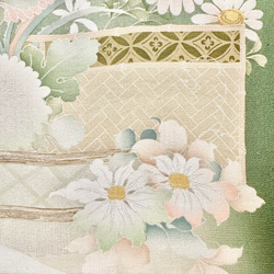 着物のファブリックパネル　アンティーク　鶯色に咲く花々（2枚セット）着物リメイク　インテリア　古民家　壁飾り　日本 8枚目の画像