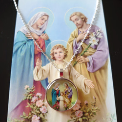 イタリア製不思議のメダイと聖家族の美しいガラスメダイのお守りネックレスロザリオペンダント マリア様 イエス・キリスト 4枚目の画像