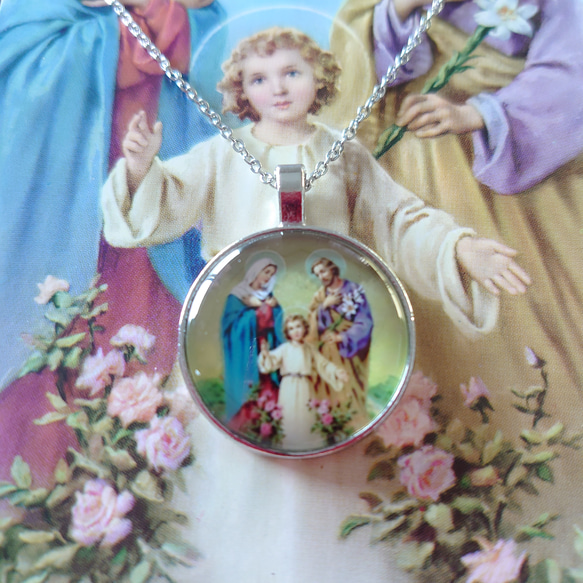 イタリア製不思議のメダイと聖家族の美しいガラスメダイのお守りネックレスロザリオペンダント マリア様 イエス・キリスト 2枚目の画像