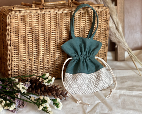 再入荷】 SOLD OUT*フリル巾着袋*ベッツィ*ユニコーン*ハンドメイドの  